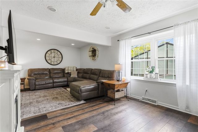 2345 Big Rock Rd, Hampton, PA 15101