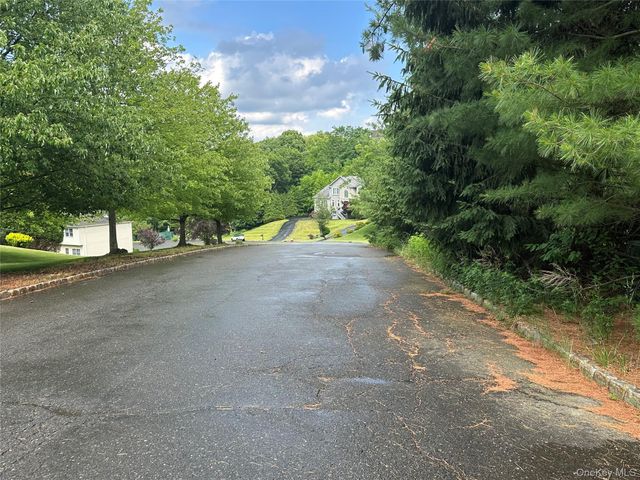 6 Cheesecote Lane, Pomona, NY 10970