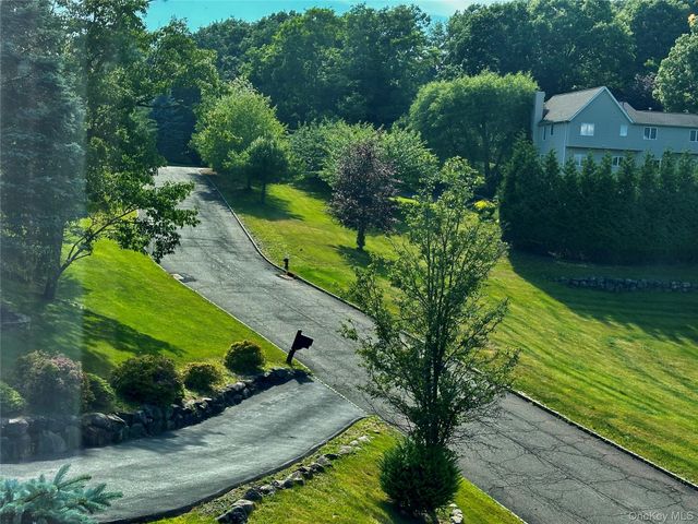 6 Cheesecote Lane, Pomona, NY 10970