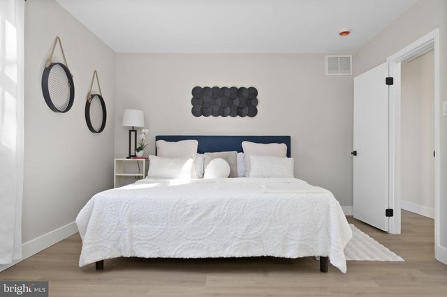 1733 LARK LN, Cherry Hill, NJ 08003