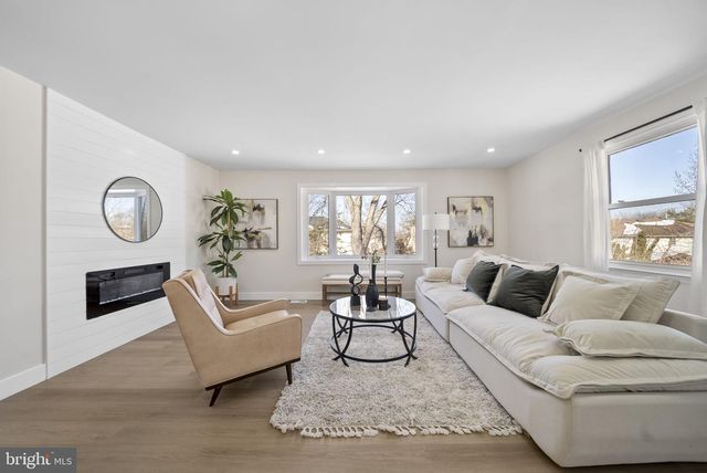 1733 LARK LN, Cherry Hill, NJ 08003