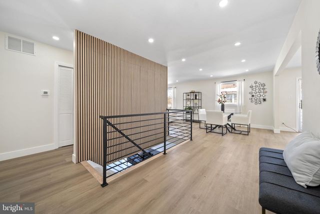 1733 LARK LN, Cherry Hill, NJ 08003