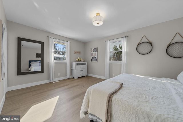 1733 LARK LN, Cherry Hill, NJ 08003