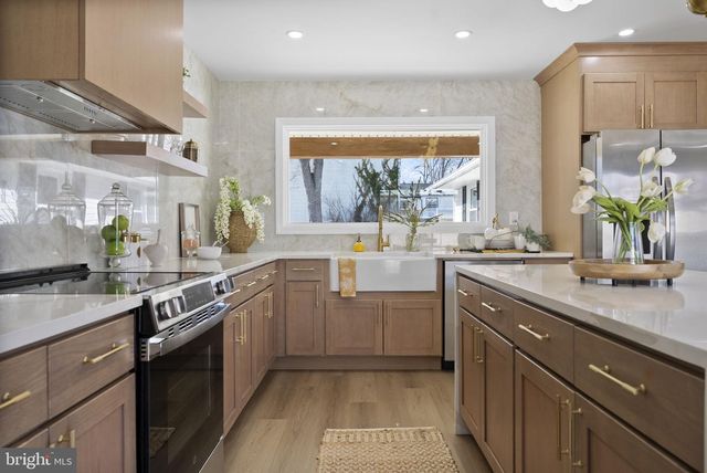 1733 LARK LN, Cherry Hill, NJ 08003