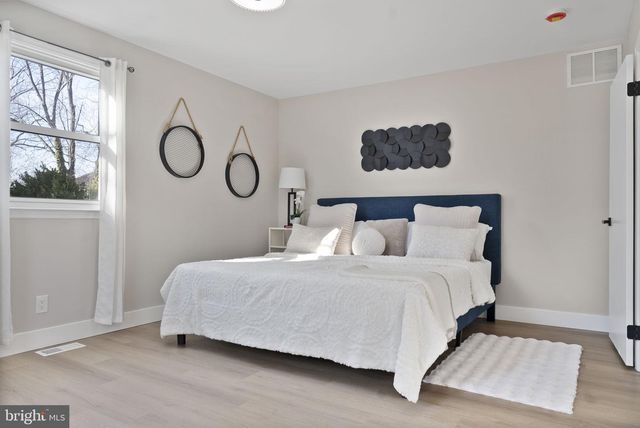 1733 LARK LN, Cherry Hill, NJ 08003