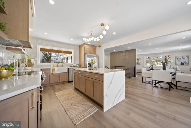 1733 LARK LN, Cherry Hill, NJ 08003