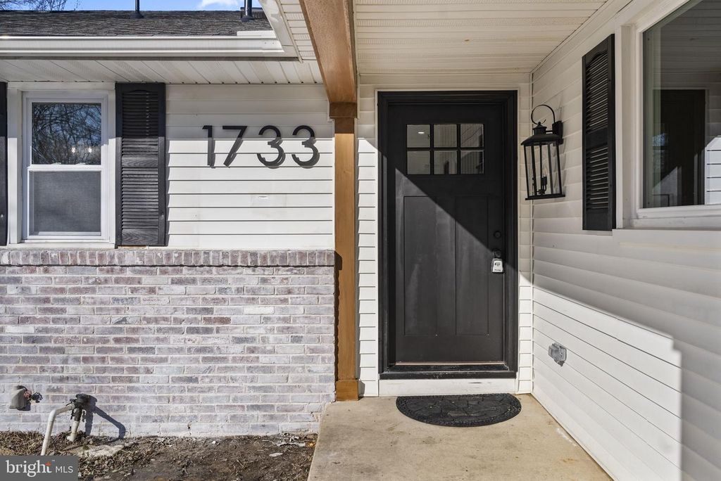 1733 LARK LN, Cherry Hill, NJ 08003