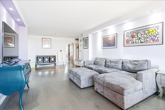 70-25 Yellowstone Boulevard 24N, Forest Hills, NY 11375
