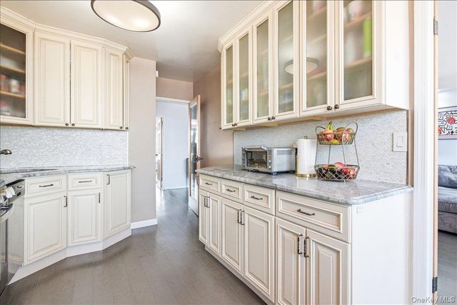 70-25 Yellowstone Boulevard 24N, Forest Hills, NY 11375