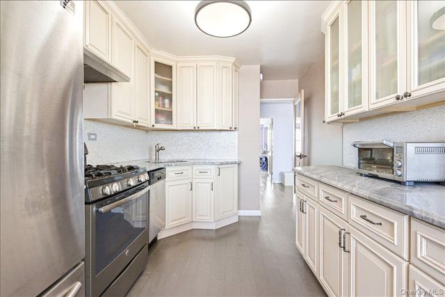 70-25 Yellowstone Boulevard 24N, Forest Hills, NY 11375