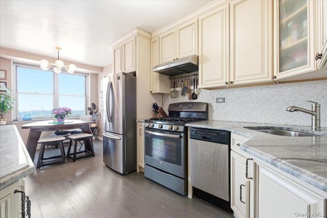 70-25 Yellowstone Boulevard 24N, Forest Hills, NY 11375