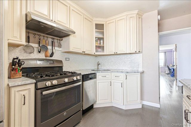 70-25 Yellowstone Boulevard 24N, Forest Hills, NY 11375