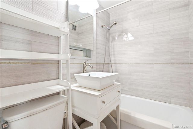 70-25 Yellowstone Boulevard 24N, Forest Hills, NY 11375