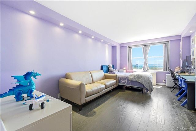 70-25 Yellowstone Boulevard 24N, Forest Hills, NY 11375