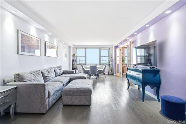 70-25 Yellowstone Boulevard 24N, Forest Hills, NY 11375