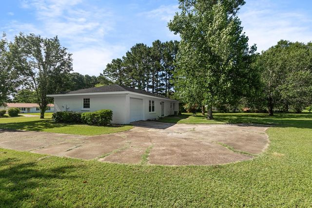 632 Ashley Circle, Dothan, AL 36305