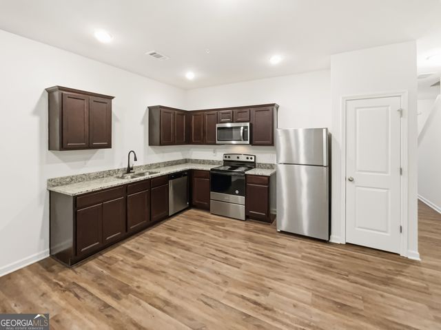 1586 Larkspur Trail, Conyers, GA 30012