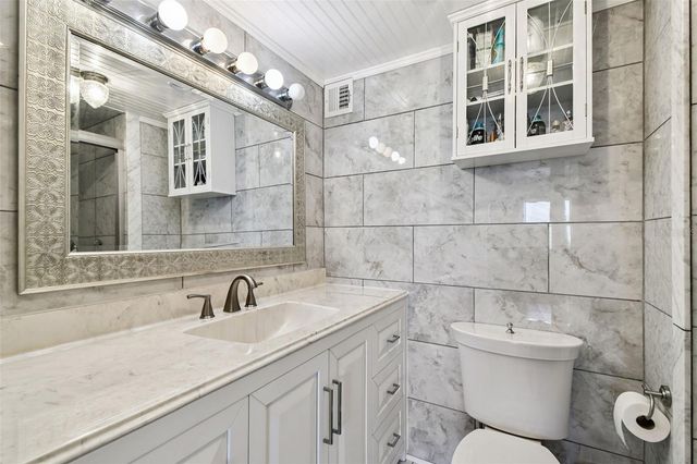31 ISLAND WAY 505, Clearwater Beach, FL 33767
