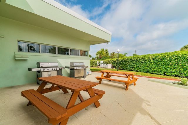 31 ISLAND WAY 505, Clearwater Beach, FL 33767