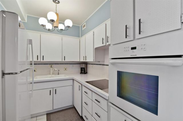 31 ISLAND WAY 505, Clearwater Beach, FL 33767