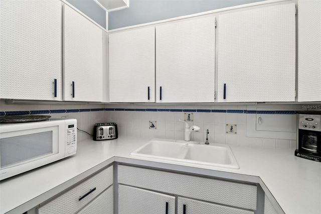 31 ISLAND WAY 505, Clearwater Beach, FL 33767