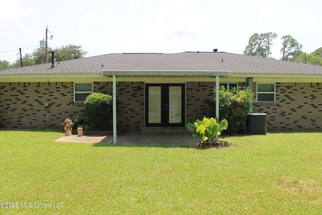 218 Alverado Drive, Long Beach, MS 39560