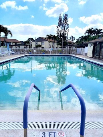 3530 LAZY PINE Way B-2, Greenacres, FL 33463