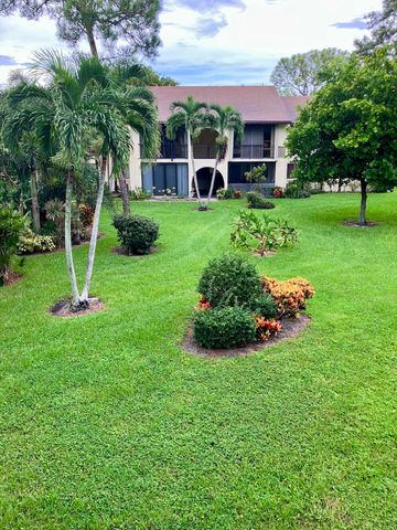 3530 LAZY PINE Way B-2, Greenacres, FL 33463