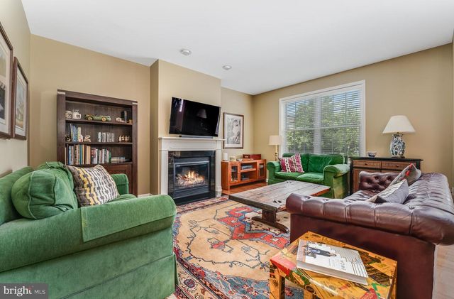 12 HIGGINS CT, Flemington, NJ 08822