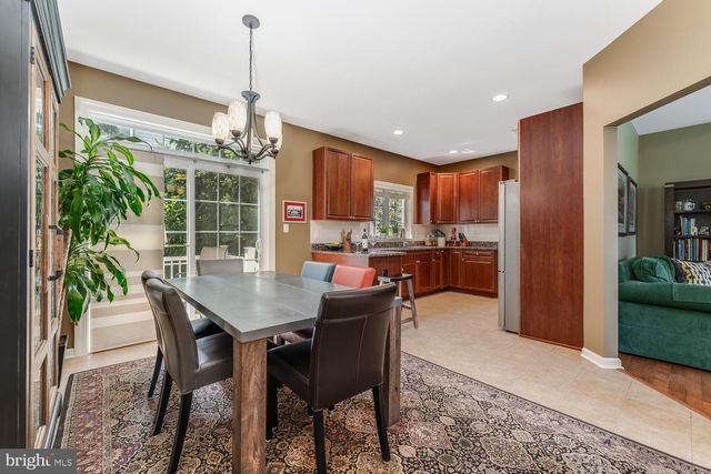12 HIGGINS CT, Flemington, NJ 08822