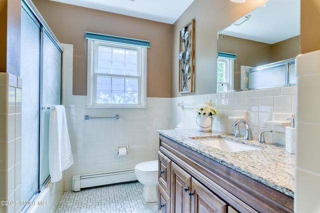 5 Bennington Drive, Toms River, NJ 08757