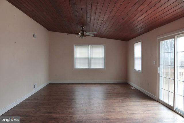 102 E MAIN ST, Marlton, NJ 08053