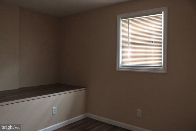 102 E MAIN ST, Marlton, NJ 08053