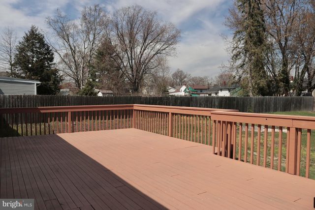 102 E MAIN ST, Marlton, NJ 08053