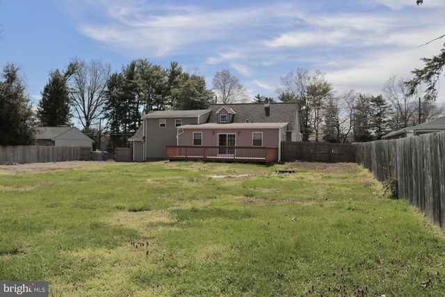 102 E MAIN ST, Marlton, NJ 08053