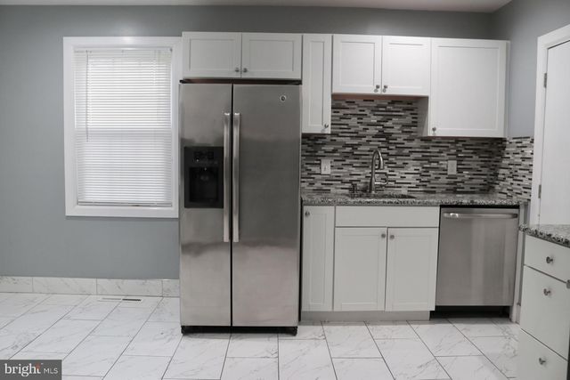 102 E MAIN ST, Marlton, NJ 08053