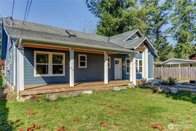 235 8th St, Gold Bar, WA 98251