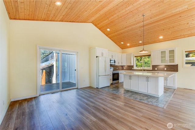 235 8th St, Gold Bar, WA 98251