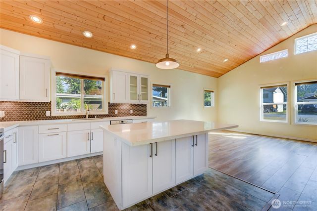 235 8th St, Gold Bar, WA 98251