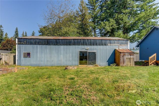 235 8th St, Gold Bar, WA 98251