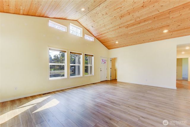 235 8th St, Gold Bar, WA 98251