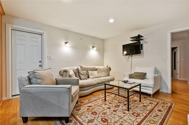 2132 Sarah St 105, South Side, PA 15203