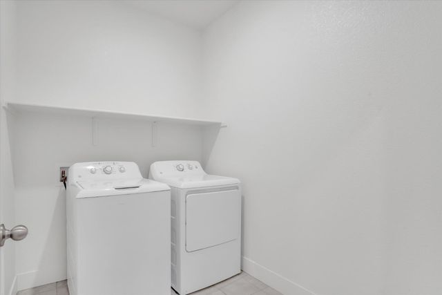 864 Loon St, Lathrop, CA 95330