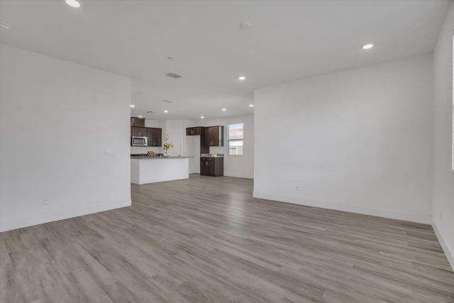 864 Loon St, Lathrop, CA 95330