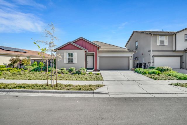 864 Loon St, Lathrop, CA 95330