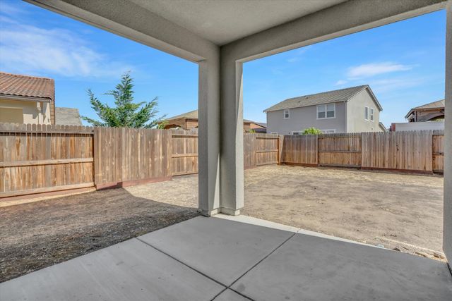 864 Loon St, Lathrop, CA 95330