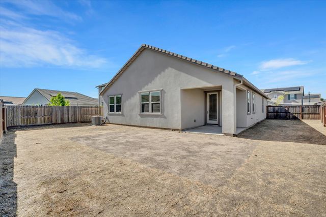 864 Loon St, Lathrop, CA 95330