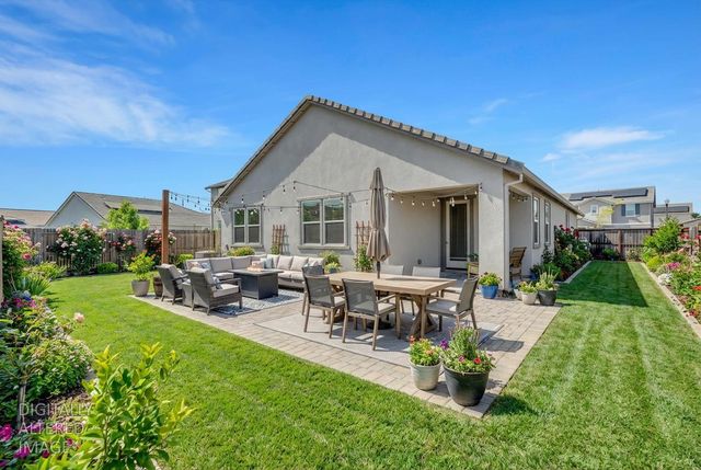 864 Loon St, Lathrop, CA 95330