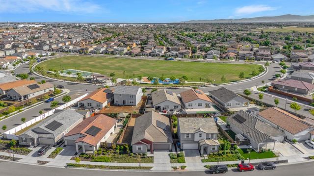 864 Loon St, Lathrop, CA 95330