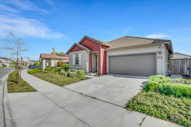 864 Loon St, Lathrop, CA 95330